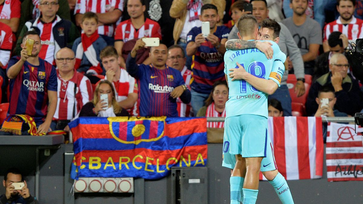 Messi saca tres puntos de oro para el Barcelona en San Mamés (0-2)