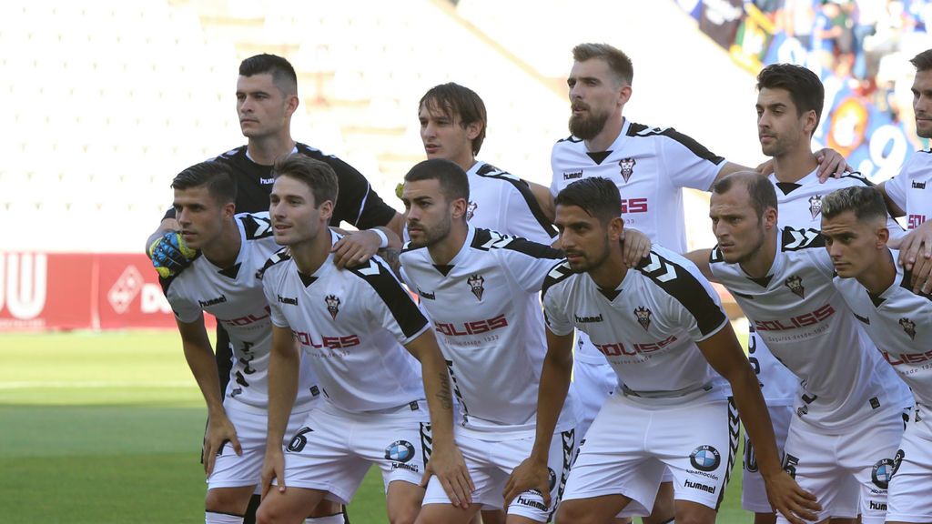 Un jugador del Albacete recibe diez puntos de sutura en el pene tras un pisotón Un jugador del Albacete recibe diez puntos de sutura en el pene tras un pisotón