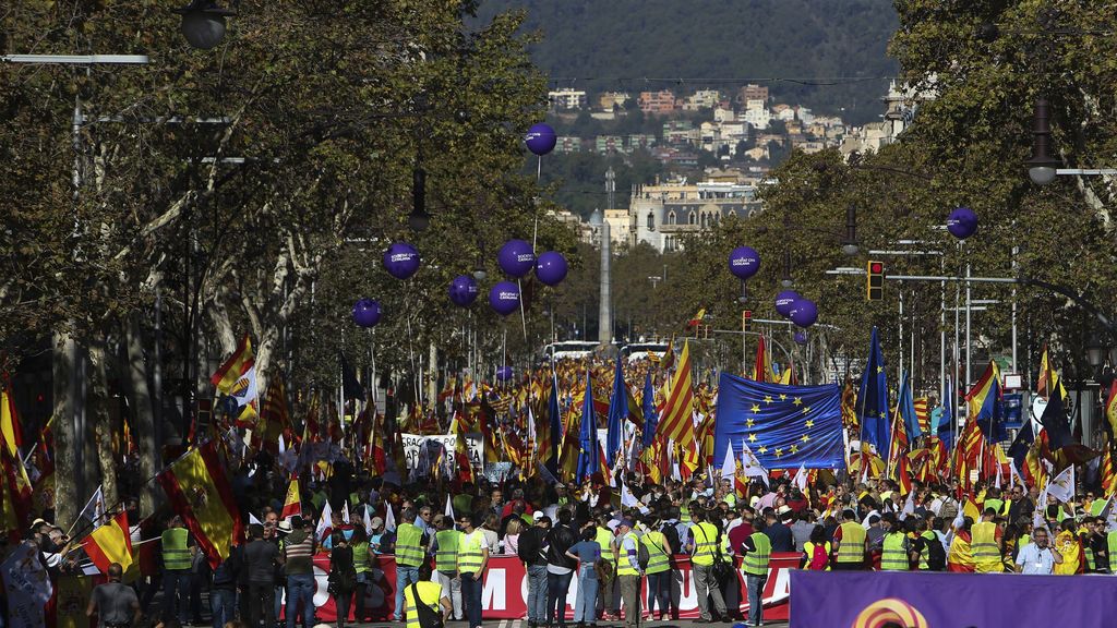 La manifestación por la unidad en Barcelona, en imágenes La manifestación por la unidad en Barcelona, en imágenes