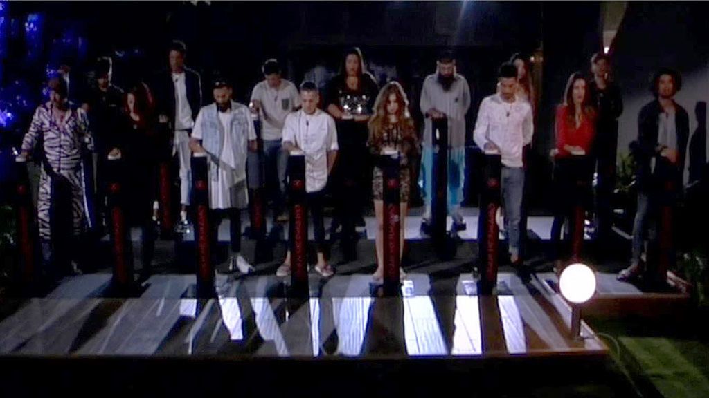 Los concursantes de 'GH Revolution' cayeron en el juego de las tentaciones: ¿Hicieron bien en pulsar? ¡Queremos saber tu opinión!