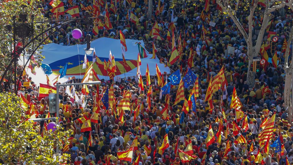 Las calles de Barcelona, inundadas de gente por la unidad de España