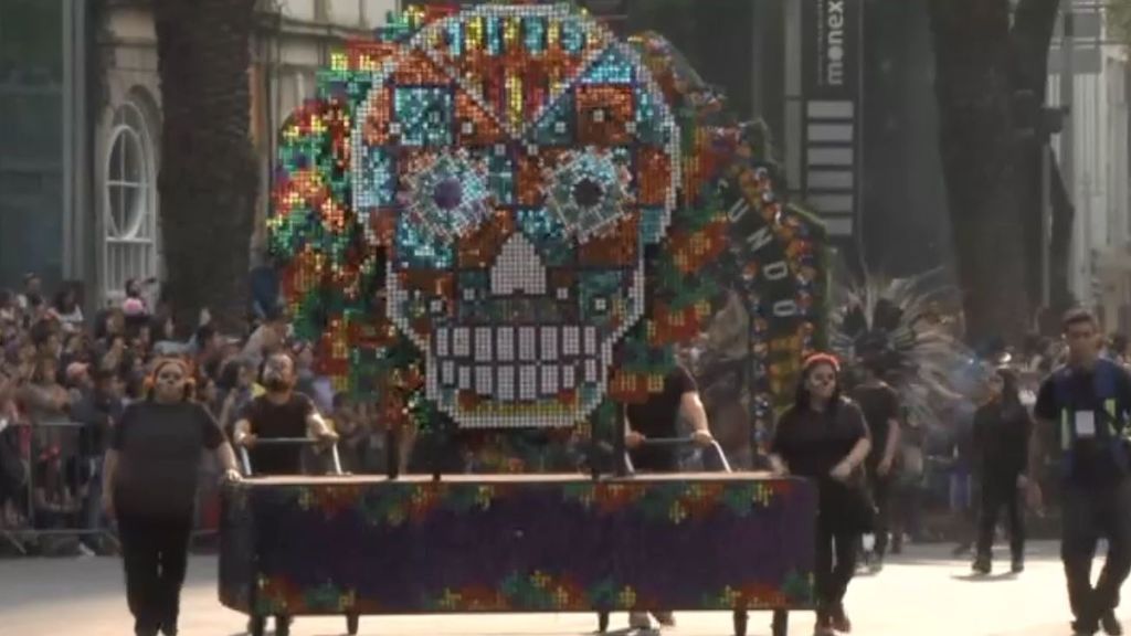 Día de los muertos: así se ha vivido en México la fiesta más colorida y oscura del otoño