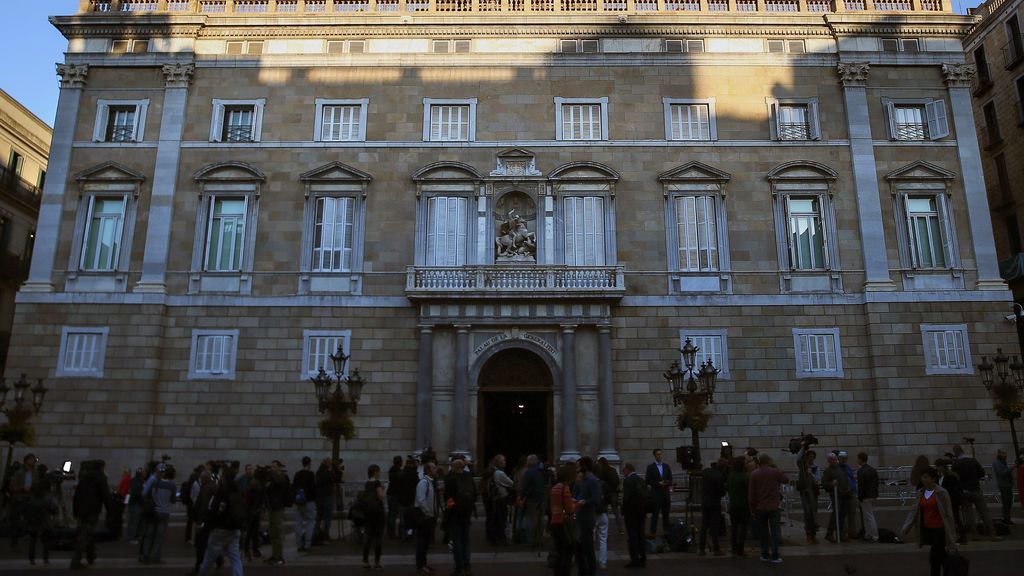 Máxima expectación en la Generalitat a la espera de la posible llegada de Puigdemont