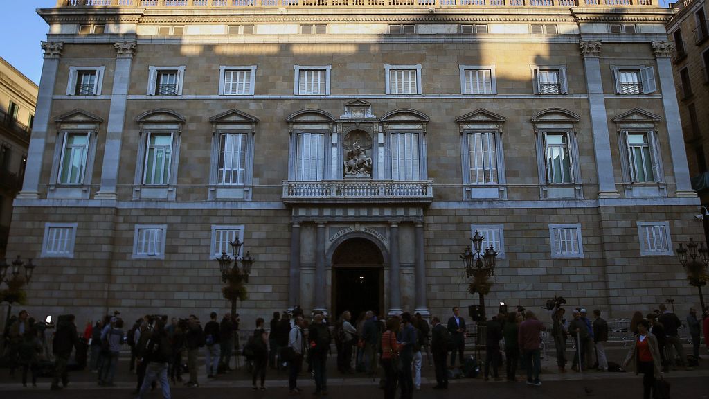 Máxima expectación en la Generalitat a la espera de la posible llegada de Puigdemont