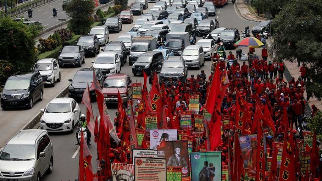 Carreteras cortadas por protestas de los comerciantes de Indonesia