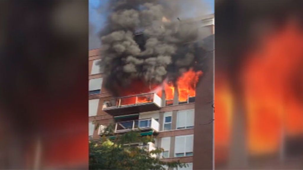 Un muerto y trece heridos en un incendio en una vivienda en Barcelona