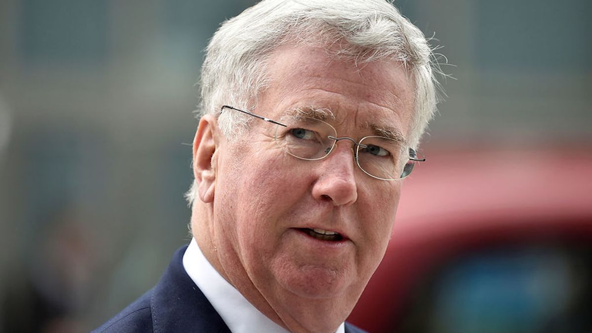 Fallon dimite como ministro de Defensa británico arrastrado por la ola de escándalos sexuales
