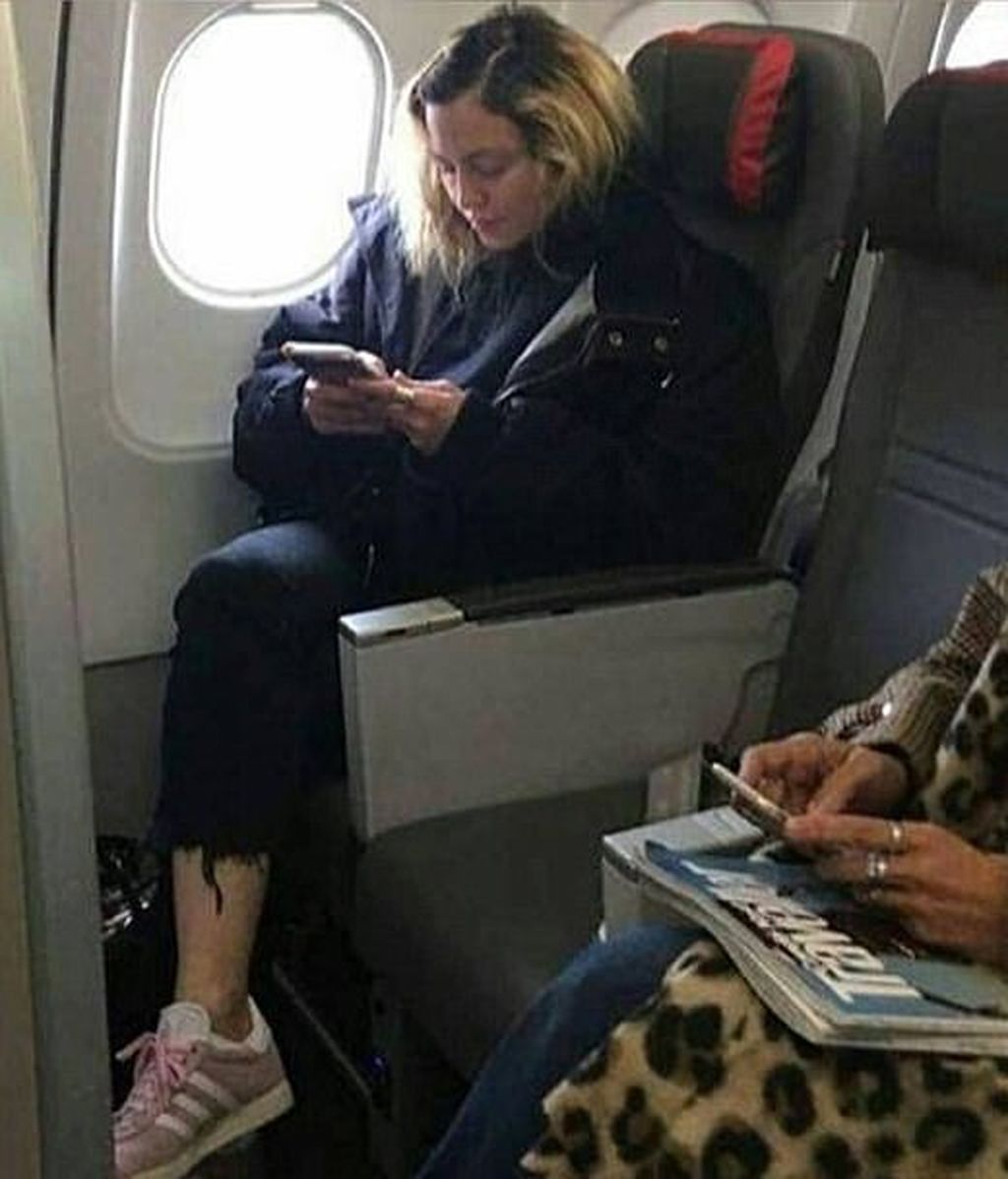 El motivo por el que la cantante Madonna voló en clase turista