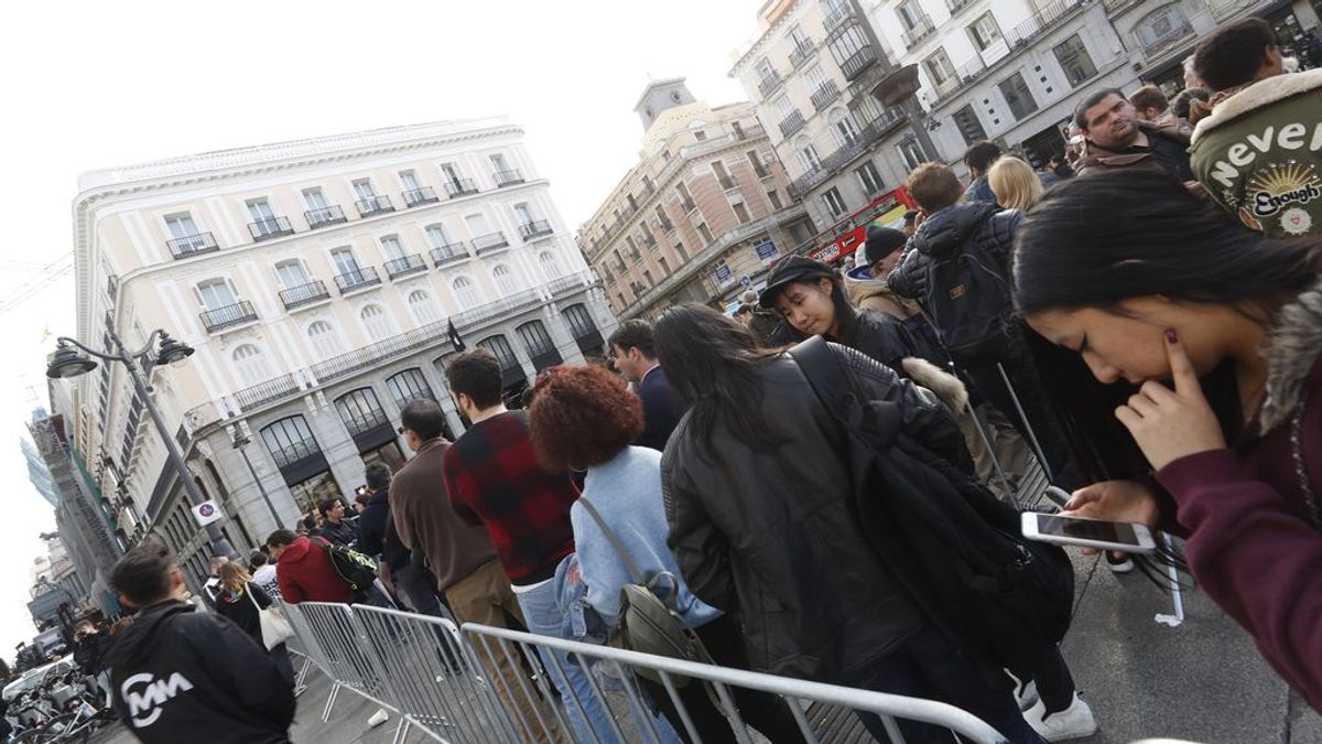 Locura en Madrid para conseguir el nuevo iPhone X