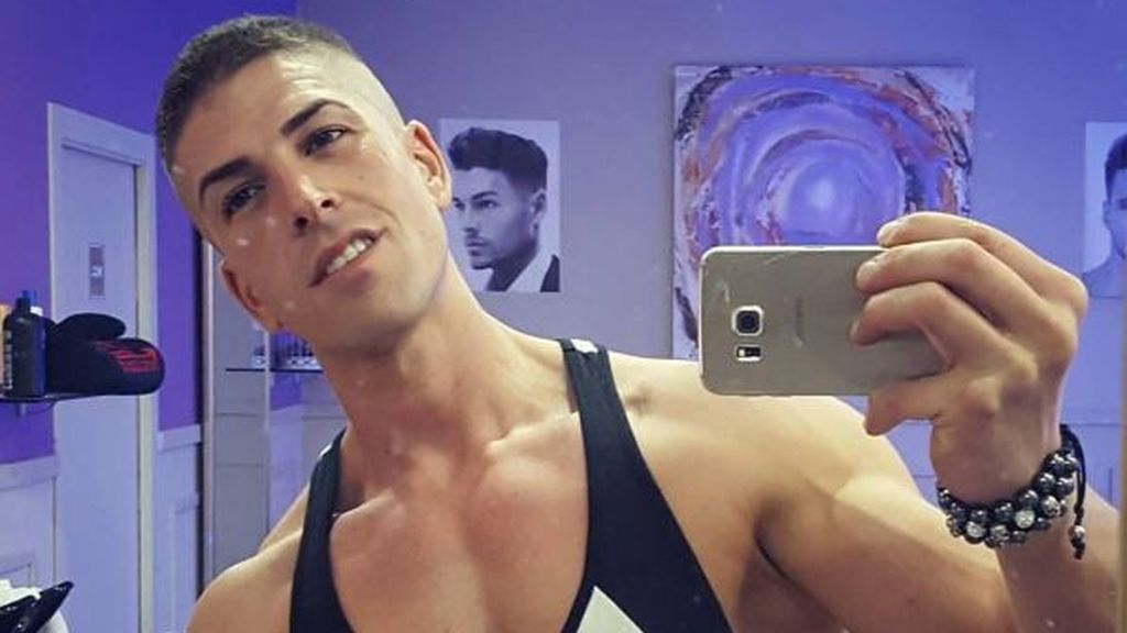 ¿Con qué Labrador te quedas? El extronista se atreve con un cambio de 'look' llamativo