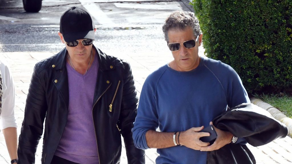 Antonio Banderas, desolado en el tanatorio tras el fallecimiento de su madre