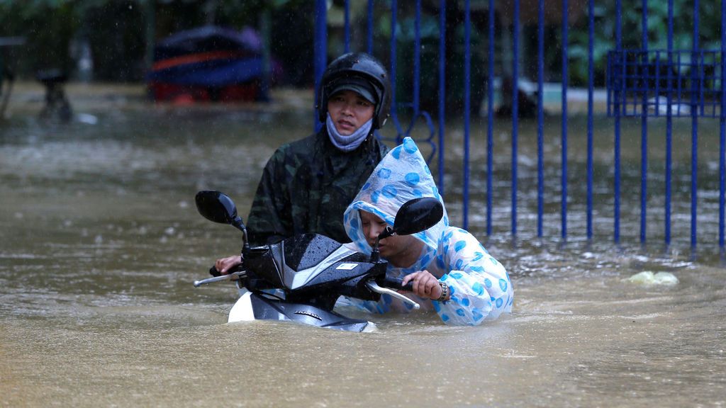Damrey, el peor tifón de los últimos 16 años en Vietnam
