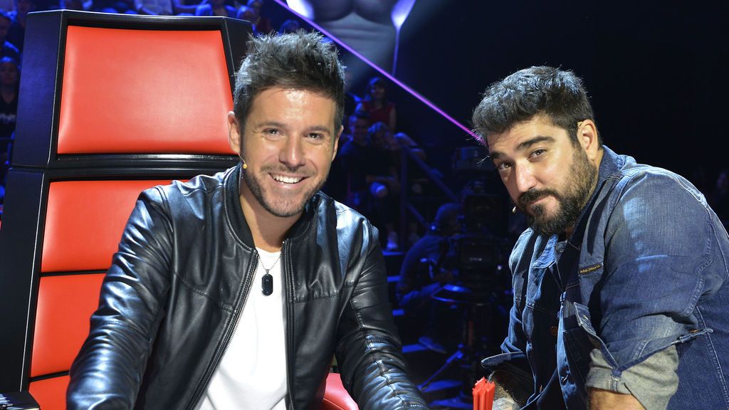 Pablo López y Antonio Orozco en 'Las batallas' de 'La voz'