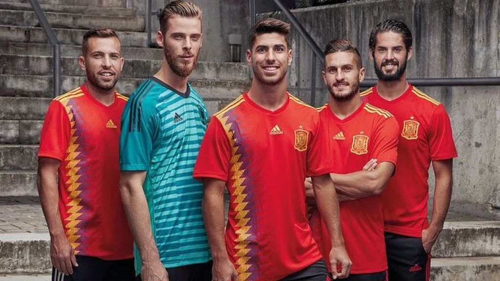 Aumenta la polémica sobre la equipación de España para el Mundial de Rusia