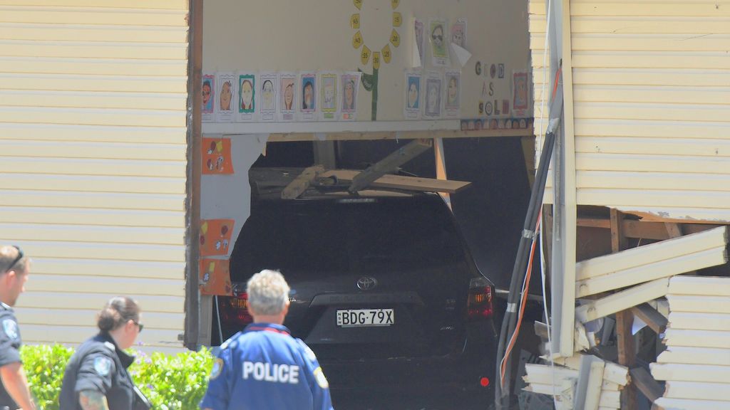 Una mujer empotra su coche contra una clase y mata a dos niños en un colegio en Australia