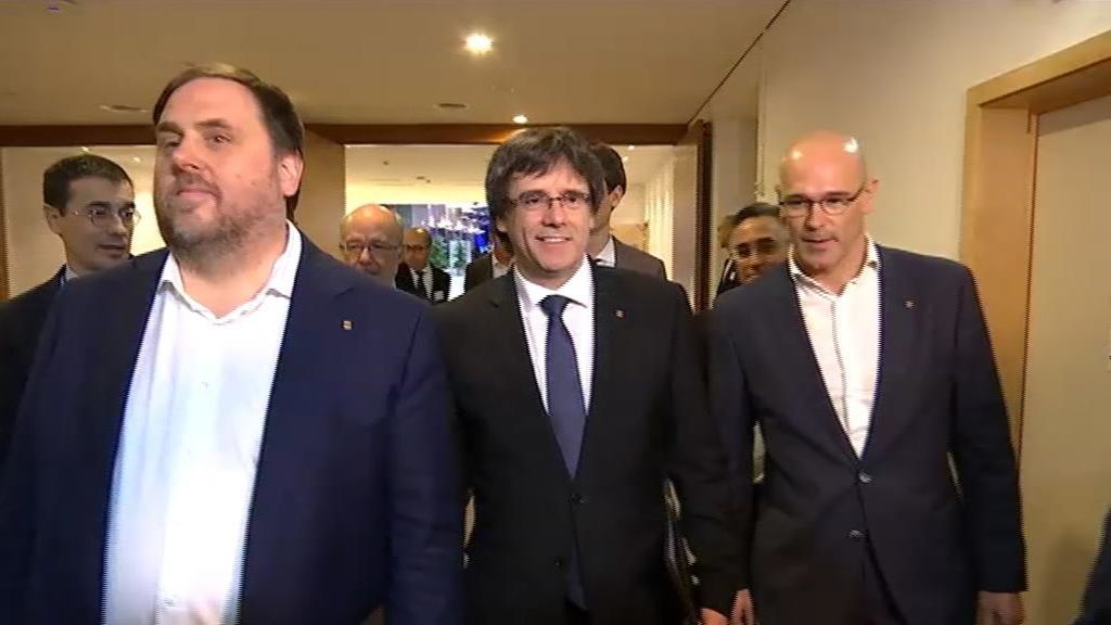 Puigdemont insiste en una lista única independentista a horas del  cierre del plazo