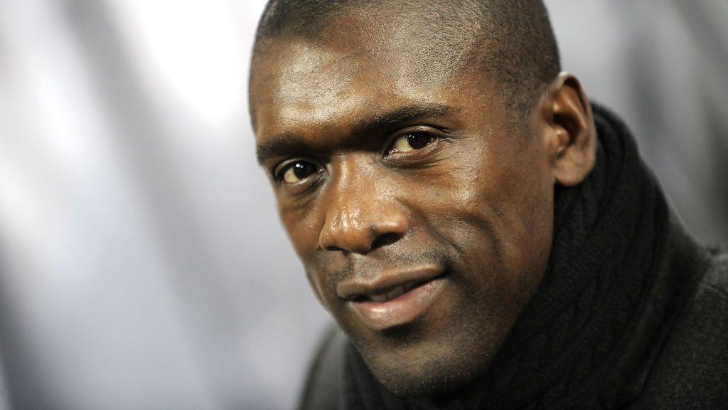 El regate viral de Clarence Seedorf a su hijo dentro de su casa