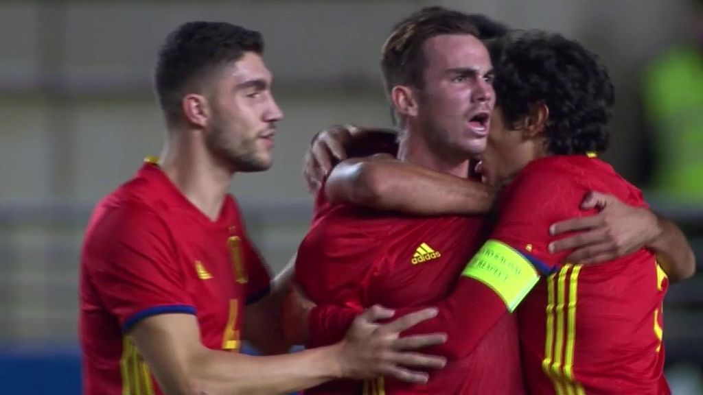 España domina pero gana tímidamente ante Islandia (1-0)