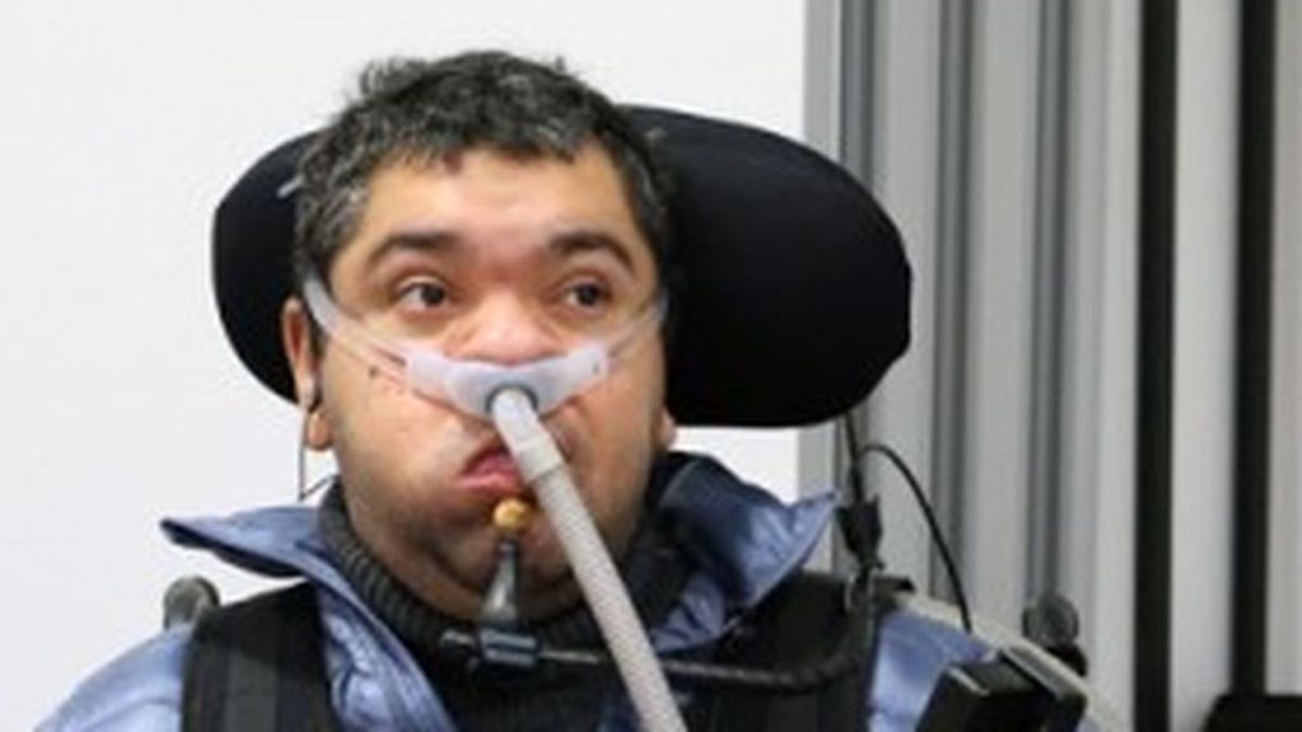 Un hombre discapacitado se libra de la cárcel tras espiar sin permiso a sus cuidadoras