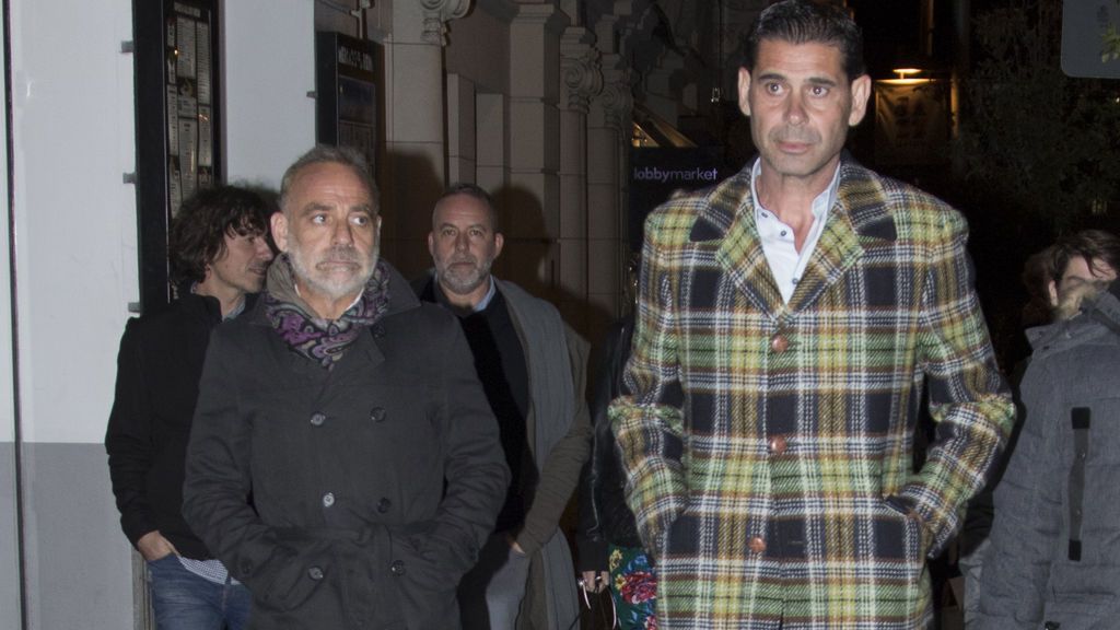 Joaquín Torres y Fernando Hierro llegando al cumpleaños de Belén Esteban