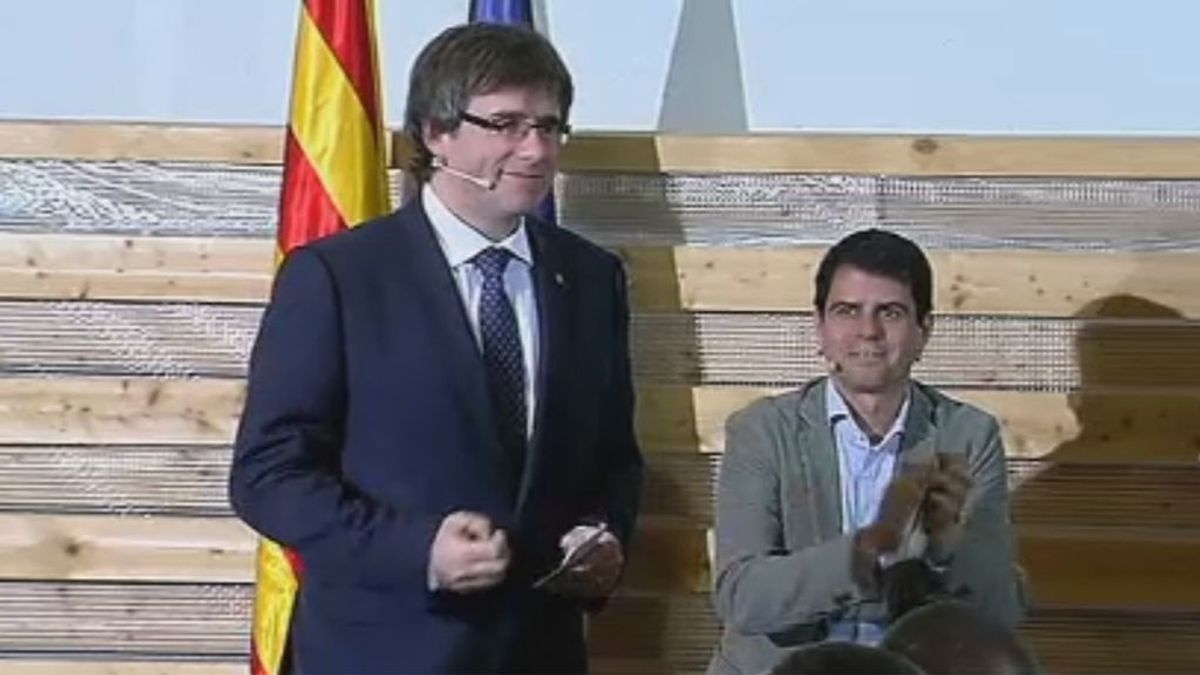 Puigdemont pide a los manifestantes de Barcelona que sigan "muy activos"
