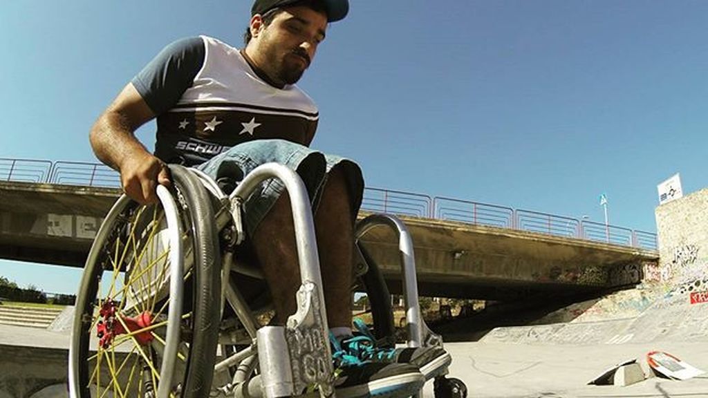 ¿¡Skaters en silla de ruedas!? Sí, Toni es uno de ellos y sueña con enseñárselo a otros jóvenes