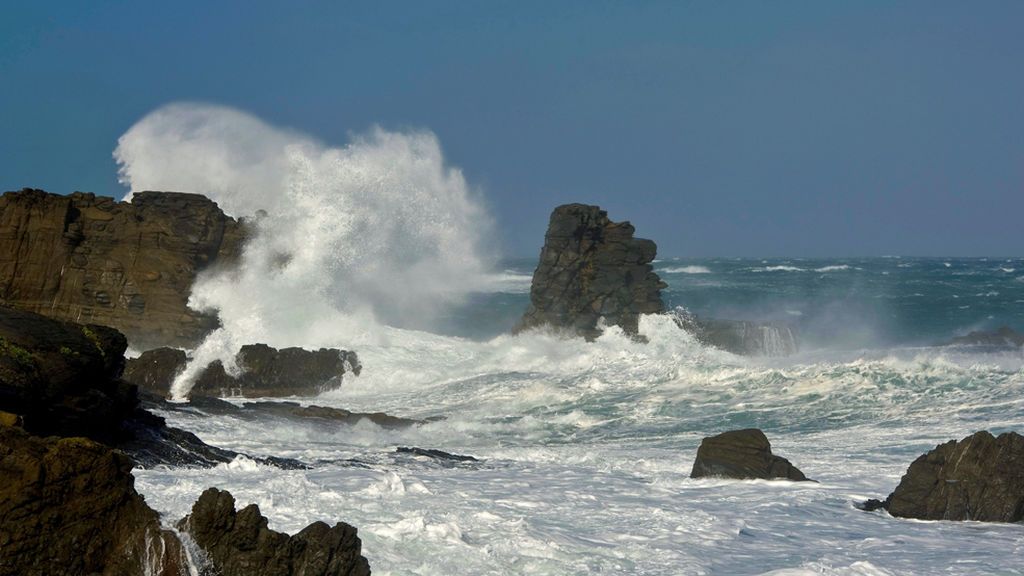 Alerta roja en Menorca ante el viento que azota a Baleares y el nordeste peninsular