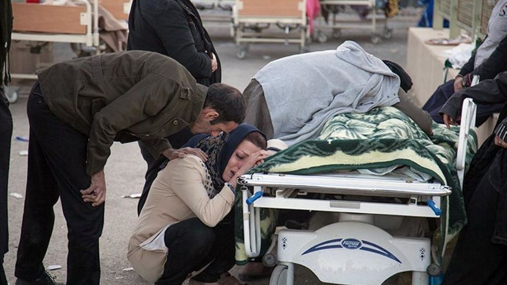 Cerca de 500 muertos tras el terremoto que ha asolado la frontera entre Irán e Irak
