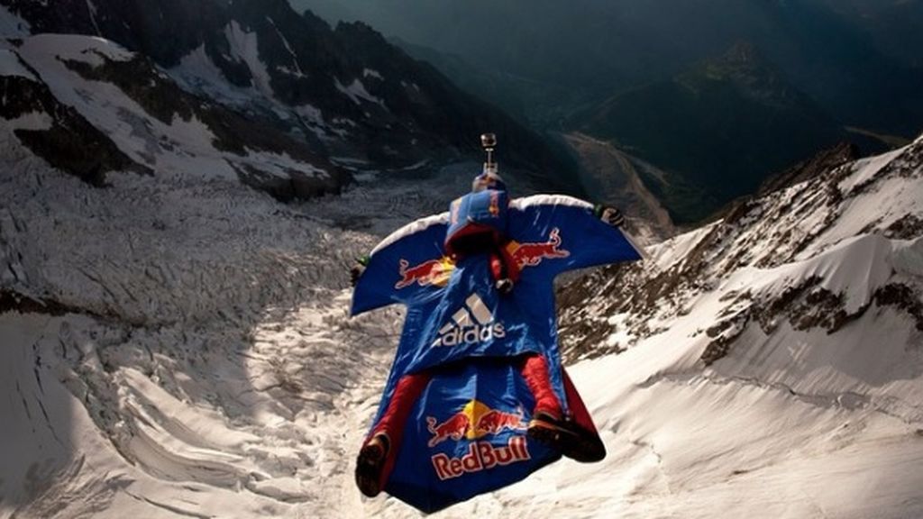 Fallece un saltador tras lanzarse con su traje de alas desde un acantilado del Himalaya Fallece un saltador tras lanzarse con su traje de alas desde un acantilado del Himalaya