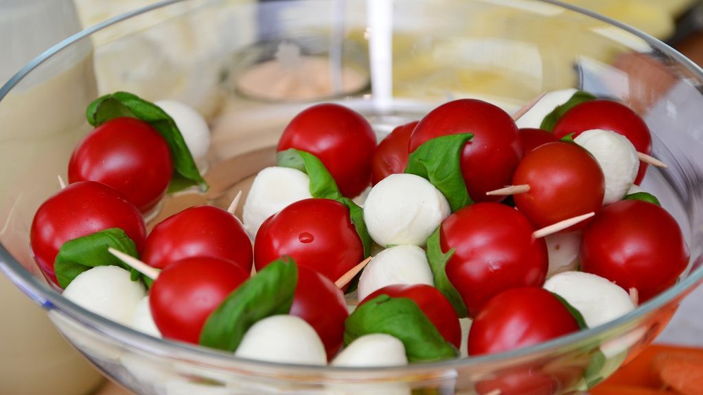 tomato-mozzarella-653838_1920