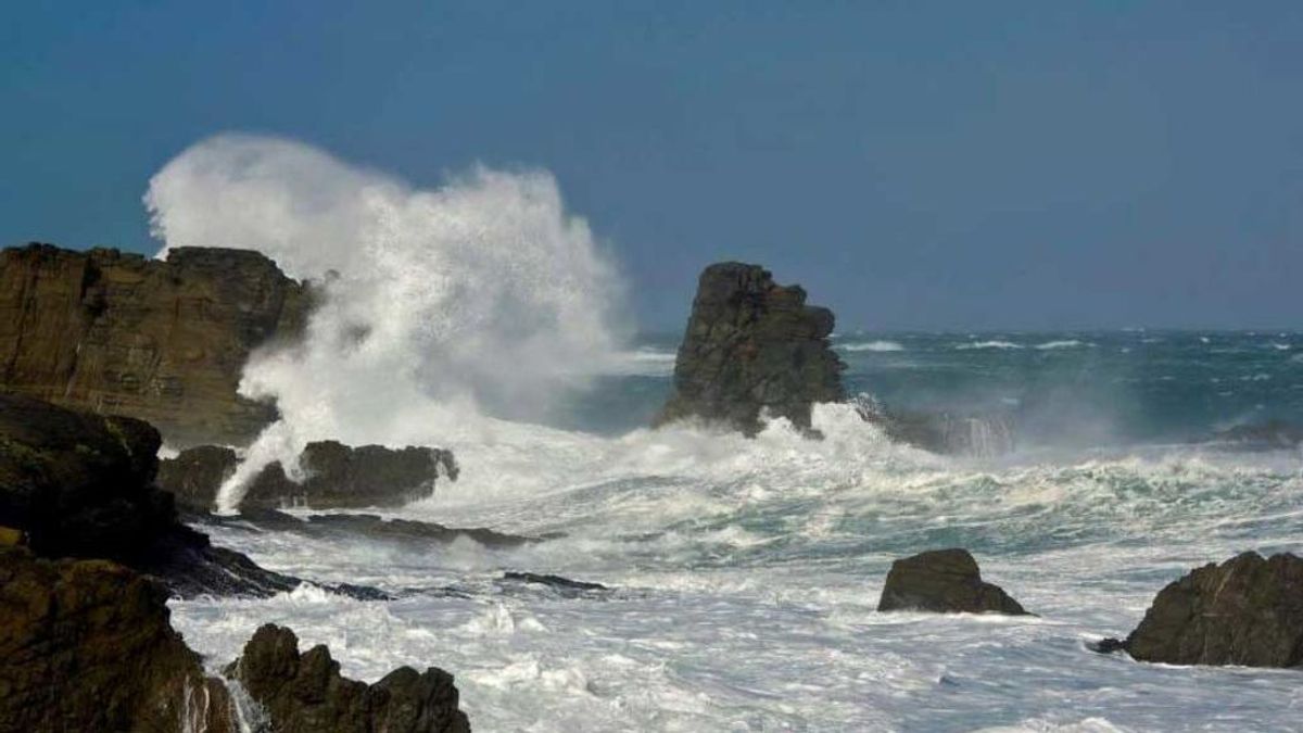 Olas de 12 metros en Mahón: Menorca vive uno de los peores 10 temporales en 30 años