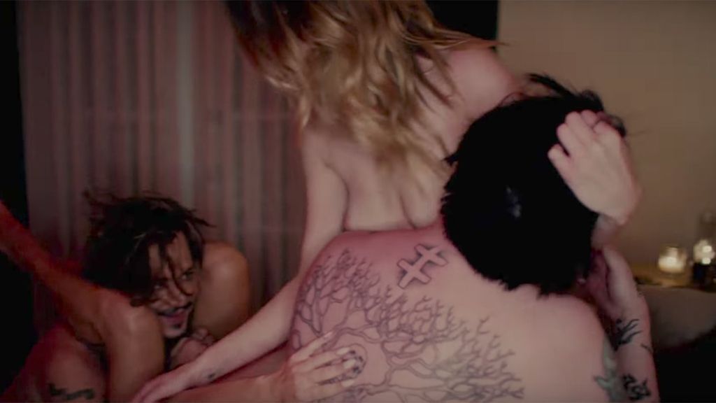 Las 50 sombras de Johnny Depp y Marilyn Manson: ¡montan una orgia en un videoclip!