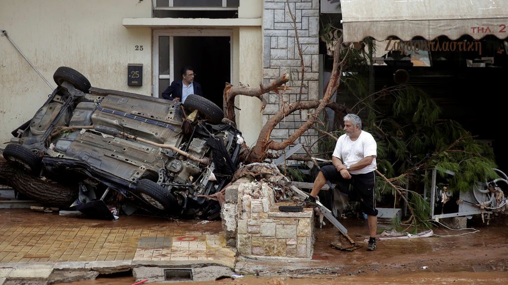 Más de una decena de muertos por las fuertes inundaciones en los alrededores de Atenas