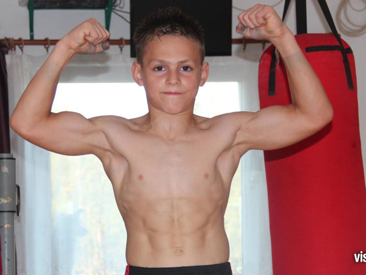 Giuliano Stroe Los Riesgos Del Entrenamiento Muscular Extremo De Este Nino De 13 Anos