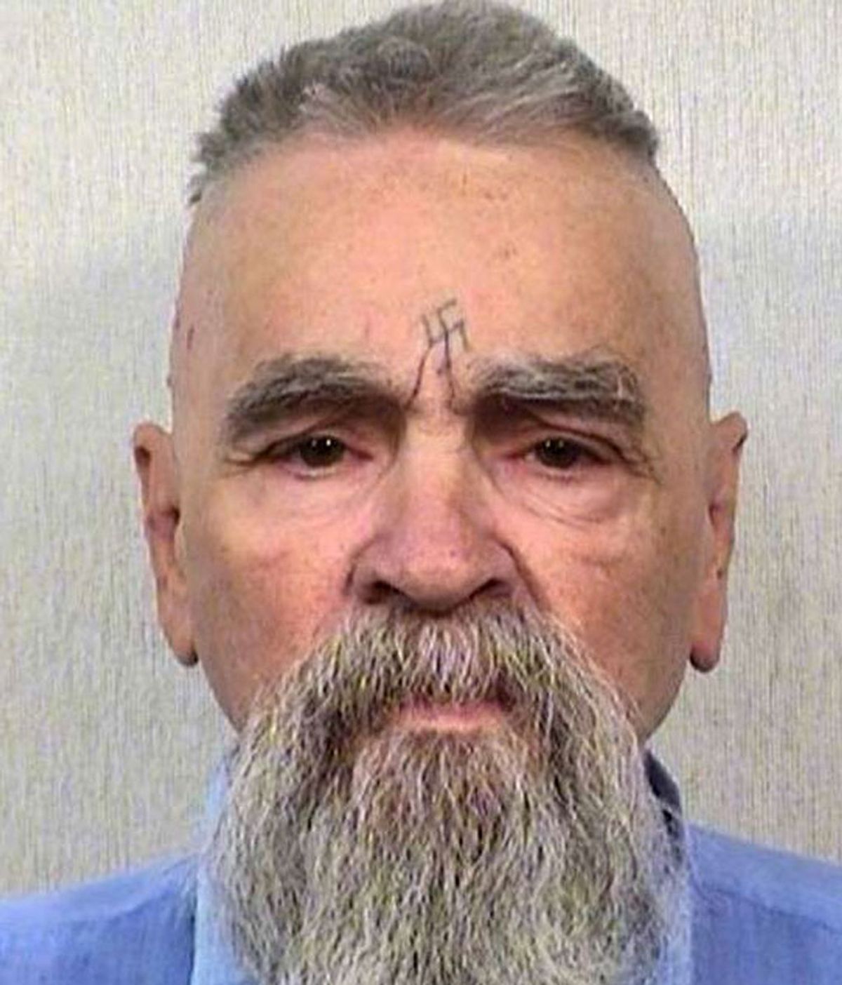 Hospitalizan al asesino Charles Manson en California