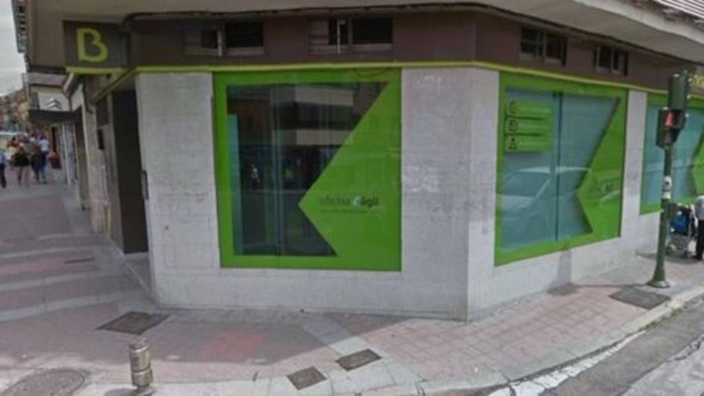 Atraco con rehenes en una sucursal bancaria en Usera