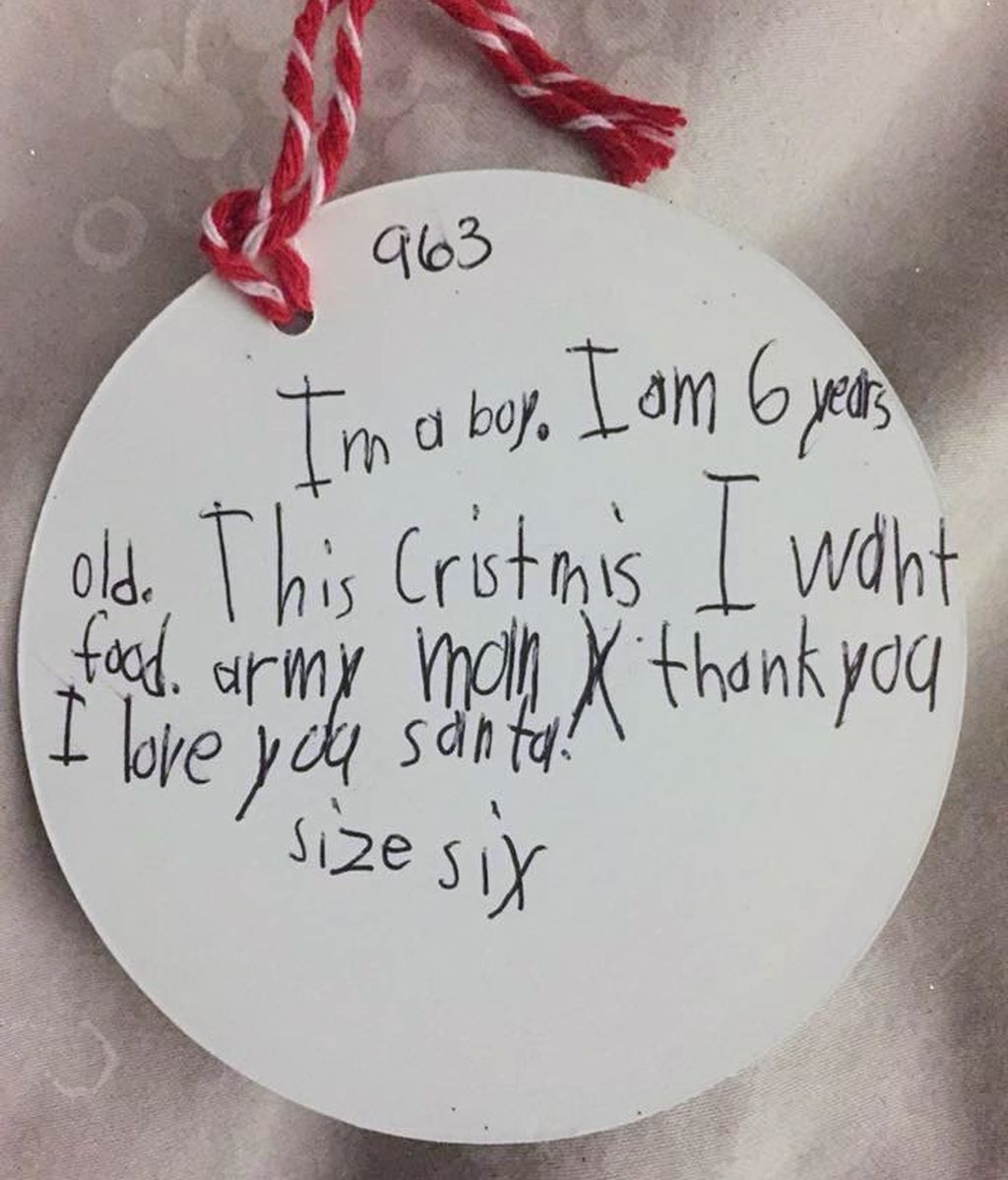 Otro escribió: "Soy un chico. Tengo 6 años. Estas Navidades quiero comida, gracias. Te amo Santa."