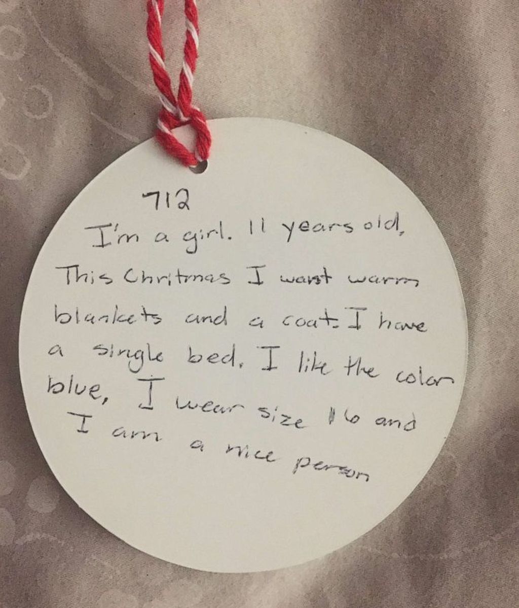 Otro escribió: "Soy un chico. Tengo 6 años. Estas Navidades quiero comida, gracias. Te amo Santa."