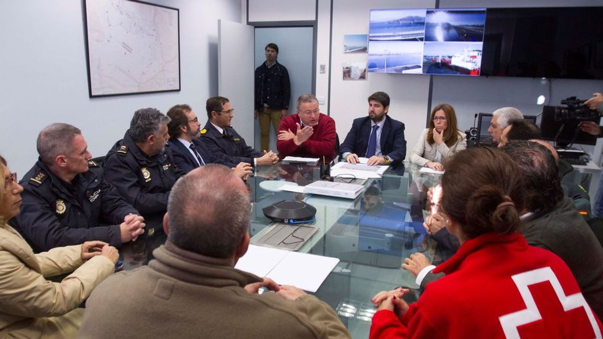 El delegado del Gobierno en Murcia califica de ataque coordinado la llegada masiva de pateras