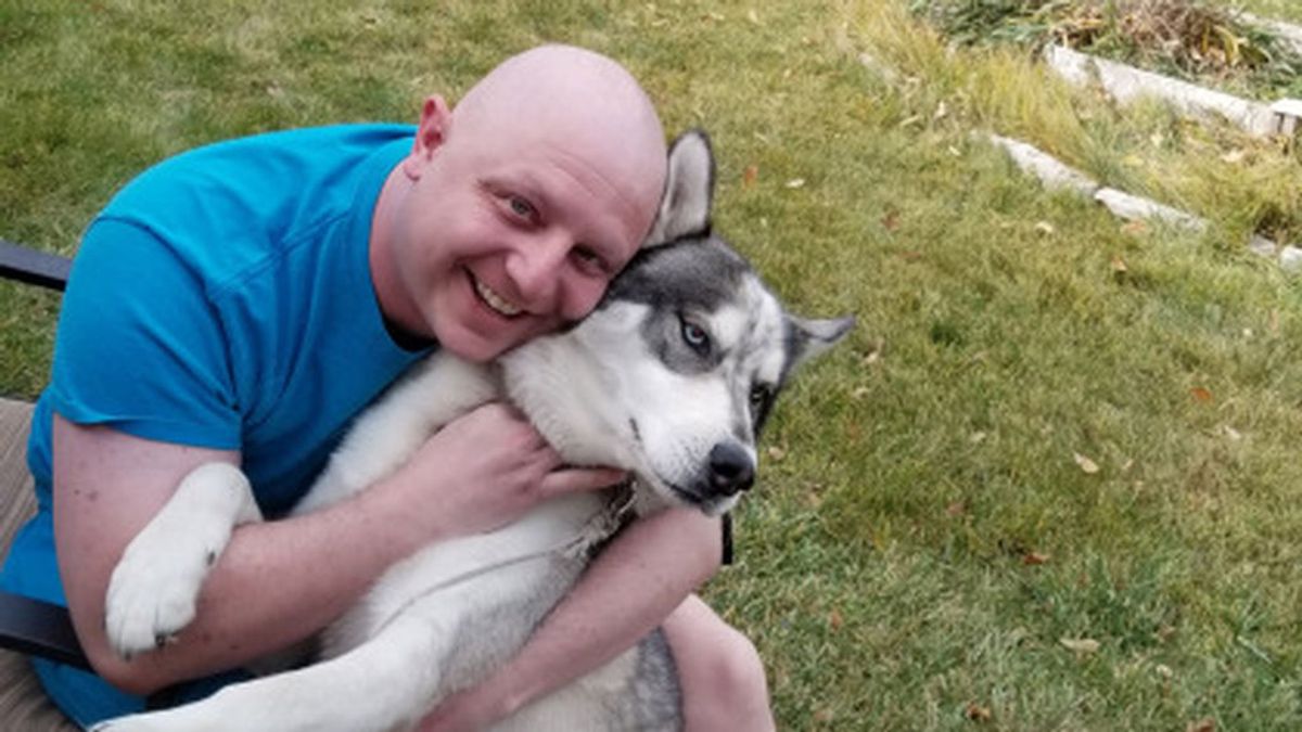 Descubre que tiene cáncer testicular gracias a su perro