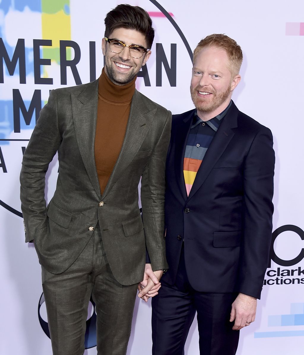 Jesse Tyler Ferguson fue acompañado por su marido, el también actor Justin Mikita