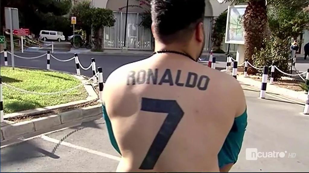 Los tatuajes del mayor fan de Cristiano en Chipre: “Es el Dios del fútbol”