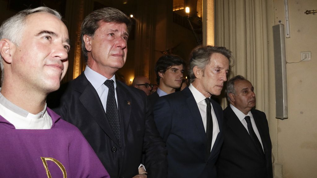 Junto a él estuvo el viudo, Alfonso Díez, que se mostró visiblemente emocionado