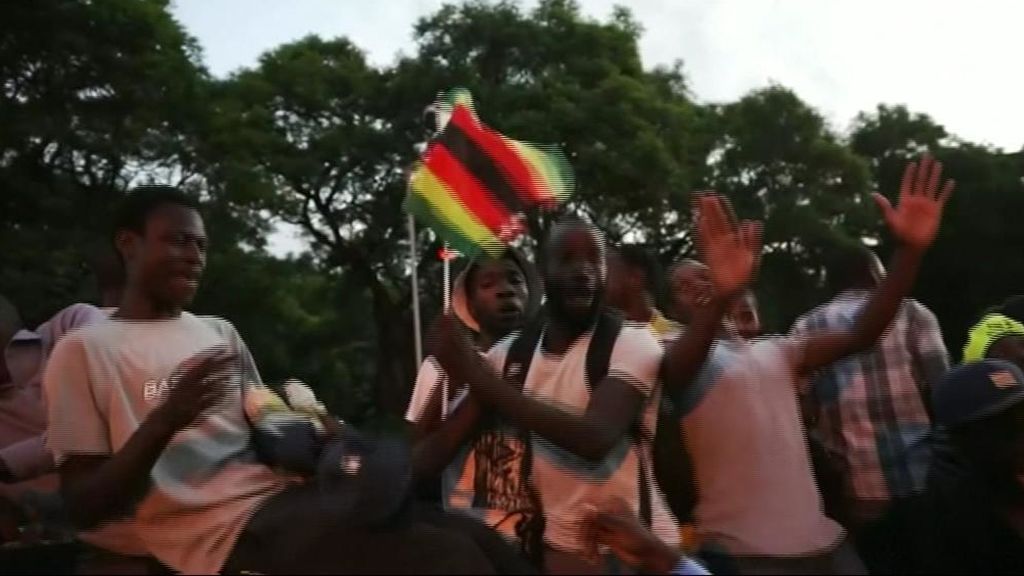 Se abre una etapa incierta en Zimbabue tras la dimisión de Mugabe