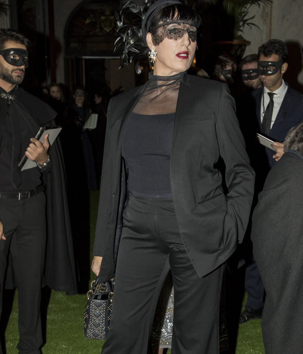 Rossy de Palma pasó de vestido y se enfundó en un traje de chaqueta. El resultado: un look masculino