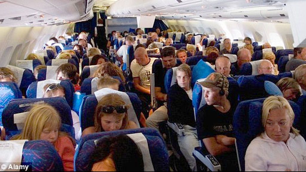 cramped-economy-class-daily-mail