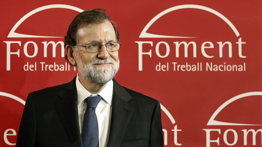 Rajoy pide a los empresarios que no saquen sus empresas de Cataluña