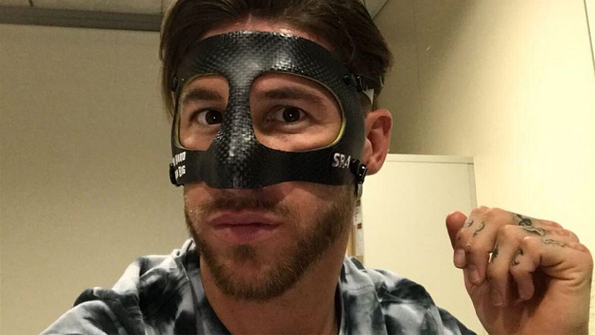 “Trabaja duro, sueña en grande”: Ramos aparece por primera vez con la máscara y luce este mensaje