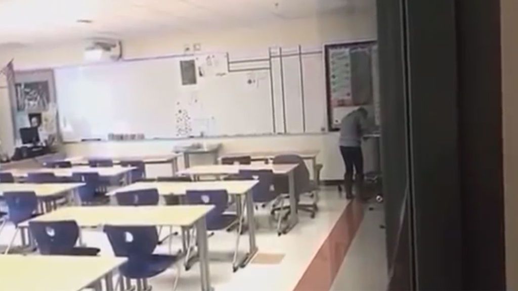 Detenida una mujer después de que sus alumnos la grabasen esnifando droga en clase