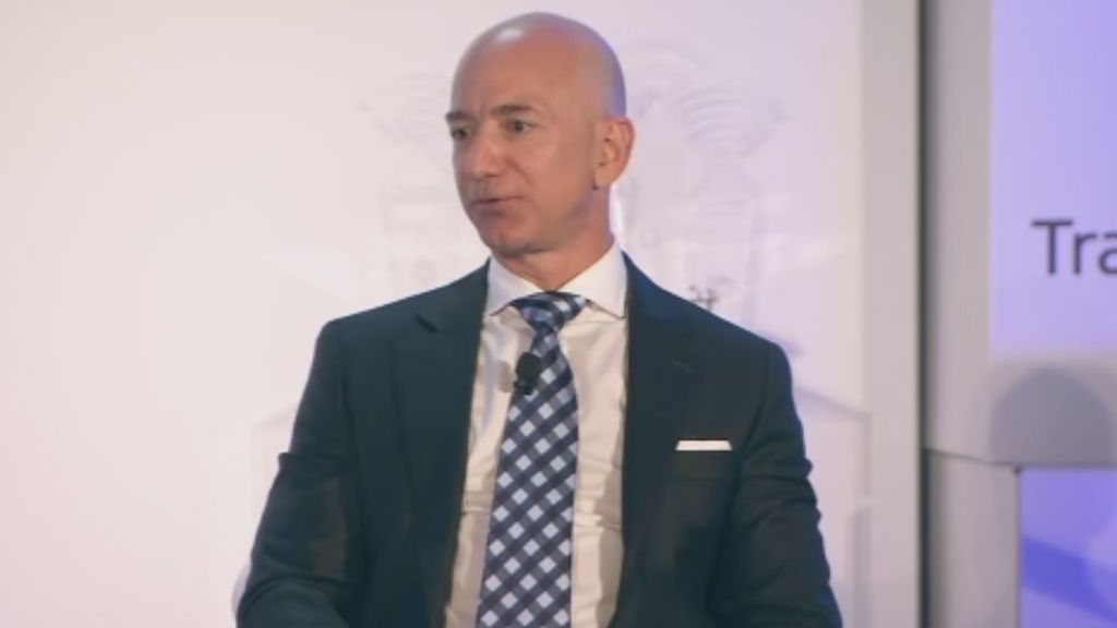 Jeff Bezos, el dueño de Amazon, supera a Bill Gates